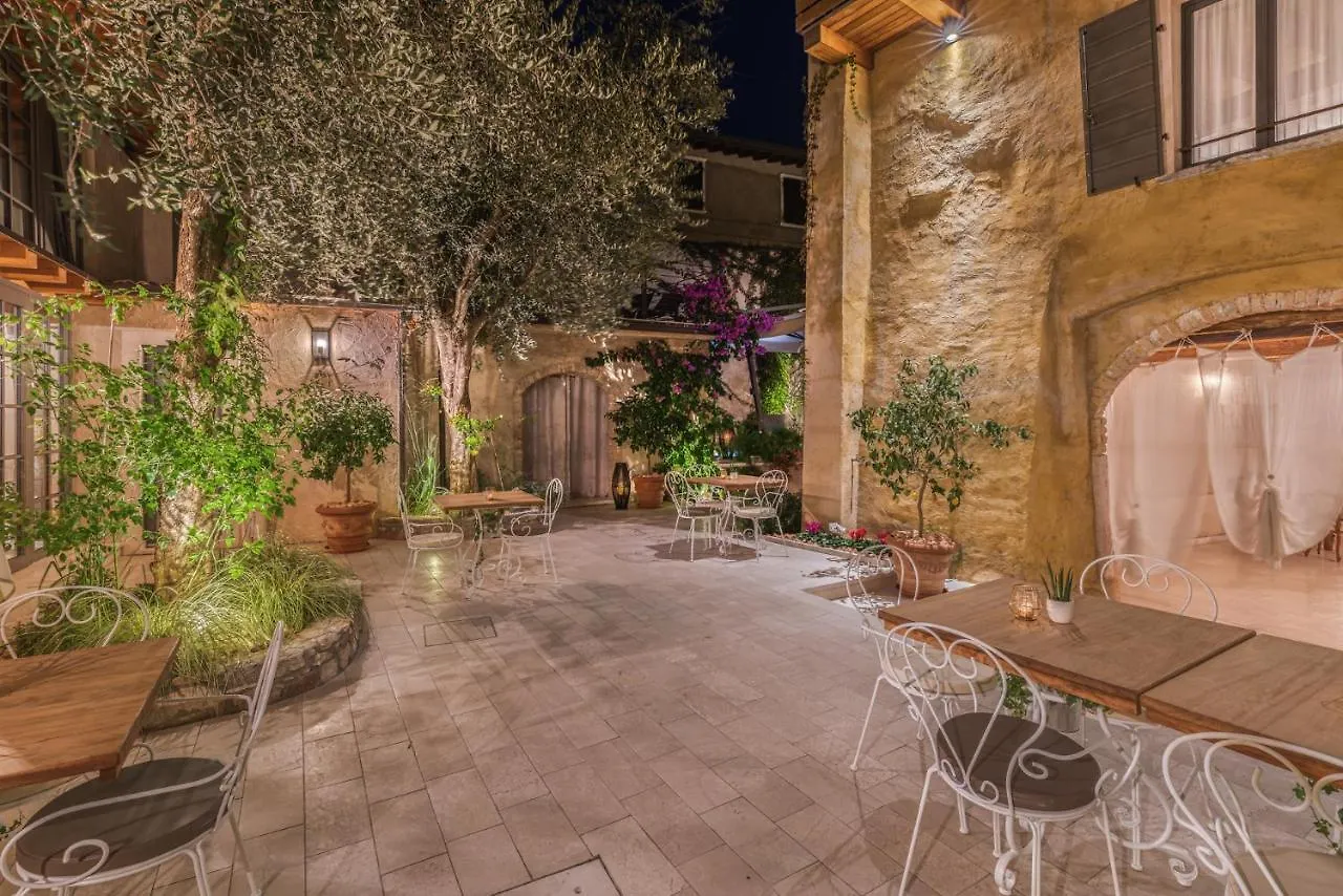 Corte Alma Spa And Luxury Home Гарньяно Отель типа 