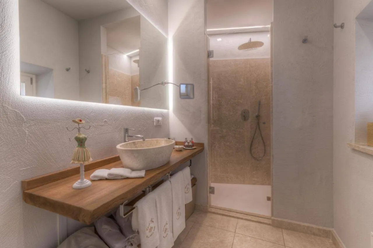 Corte Alma Spa And Luxury Home Gargnano Italy