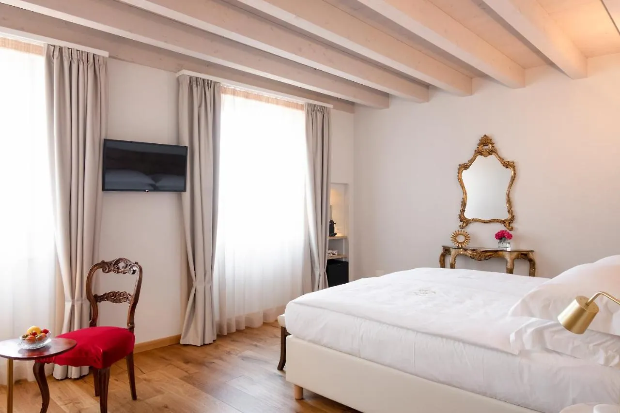 Corte Alma Spa And Luxury Home Gargnano Frühstückspension